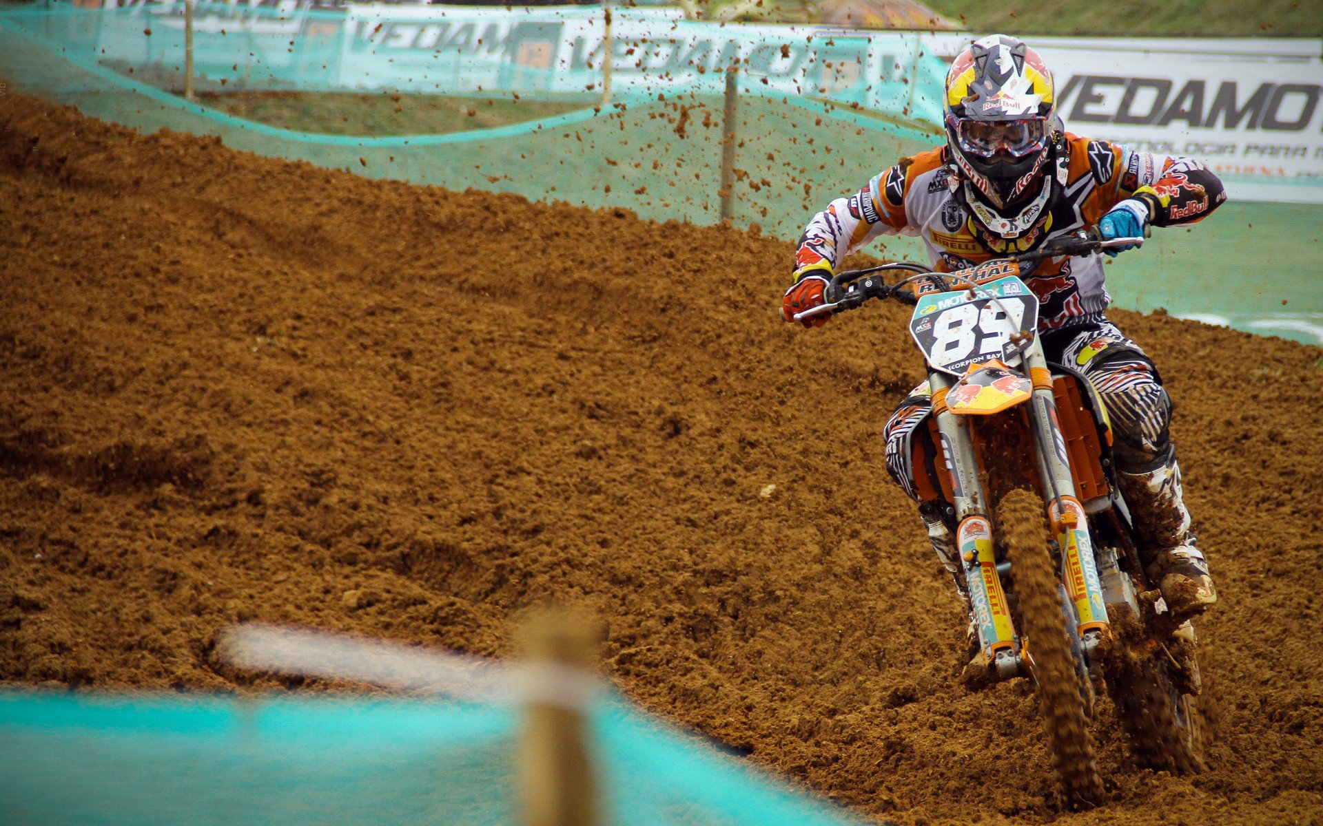 田径选手专项核心力量训练成效显著，田径核心力量的重要性